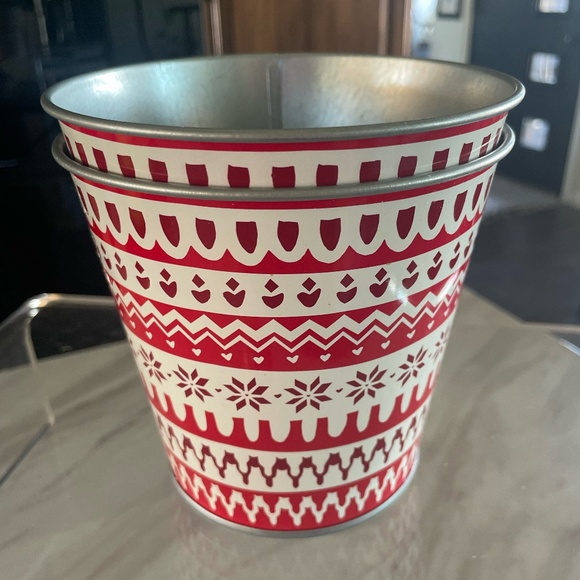 SET OF 2 IKEA VINTER 2017 RED/WHITE XMAS/WINTER DESIGN 4  3/4" PLANTER POT - Picture 6 of 6